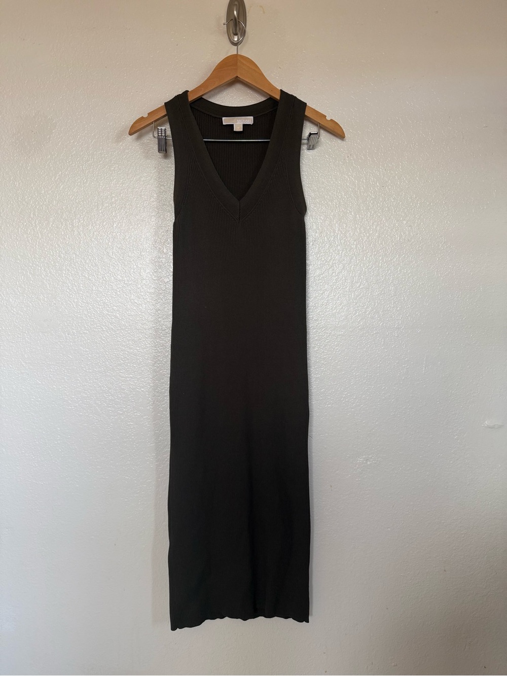 Michael Kors Dark Army Green Sleeveless V-Neck ribbed Midi Dress Size M
